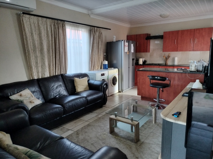 To Let 3 Bedroom Property for Rent in Waterval East North West
